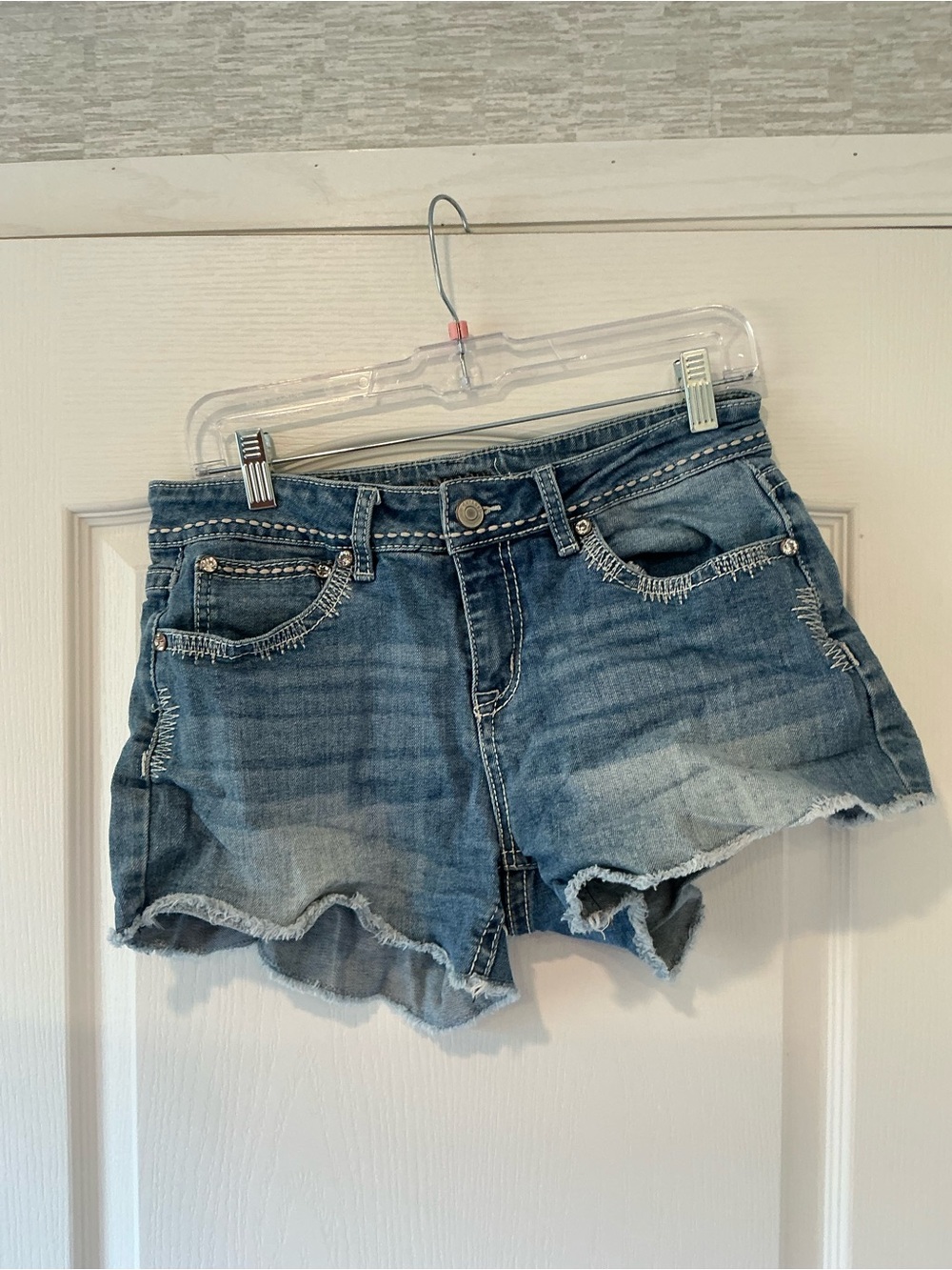 Shyanne Distressed Blue Denim Cutoff Shorts 30 Euc